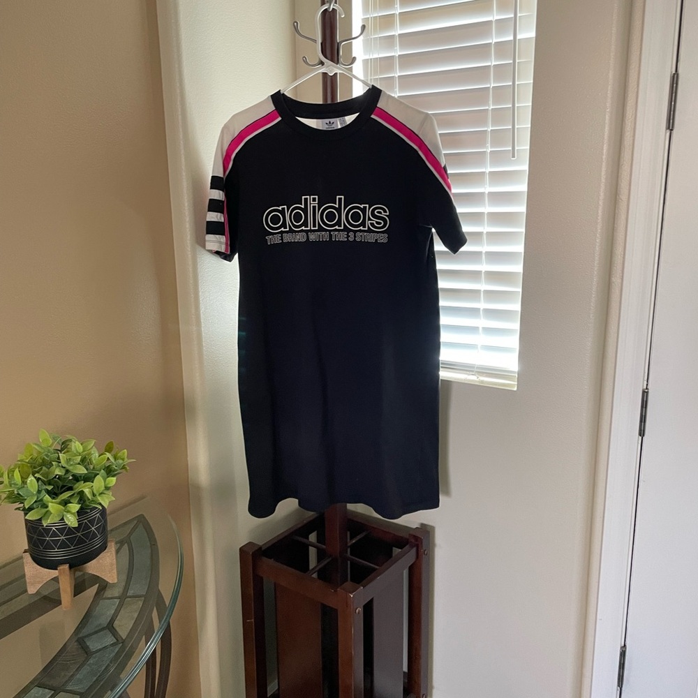 Adidas women sport dress size Large